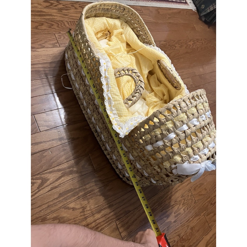 Vintage Wicker Moses Basket Hooded Baby Bassinet Carrier Plaid Liner Handles - Picture 7 of 7